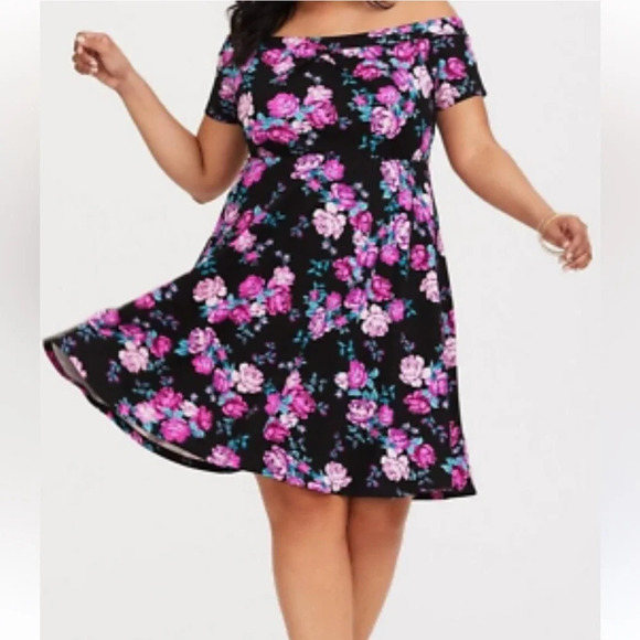 Torrid Mini Ponte Off Shoulder Black Floral Print Skater Dress Size 5 NWT Dressy - Picture 11 of 11